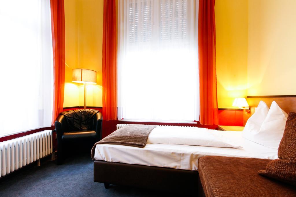 Hotel Am Tiergarten Karlsruhe Chambre photo