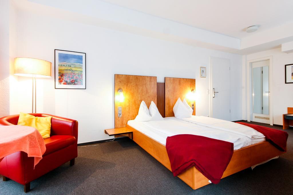 Hotel Am Tiergarten Karlsruhe Chambre photo